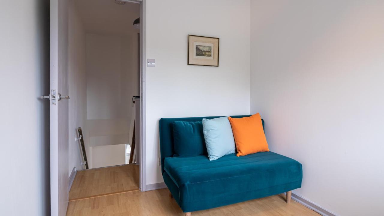 Bridge 3 Bedroom House With Reception Room, Office And Private Garden Vakantiehuis *